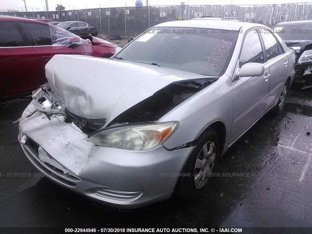 4T1BE32K44U880866 - 2004 TOYOTA CAMRY LE/XLE/SE 银色 照片 2