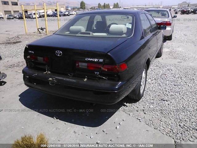 JT2BF22K1X0180738 - 1999 TOYOTA CAMRY LE/XLE BLACK photo 4