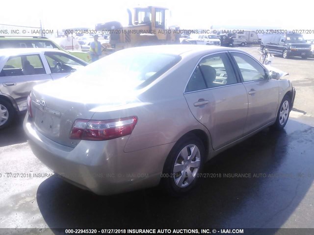4T1BE46KX7U007286 - 2007 TOYOTA CAMRY NEW GENERAT CE/LE/XLE/SE SILVER photo 4