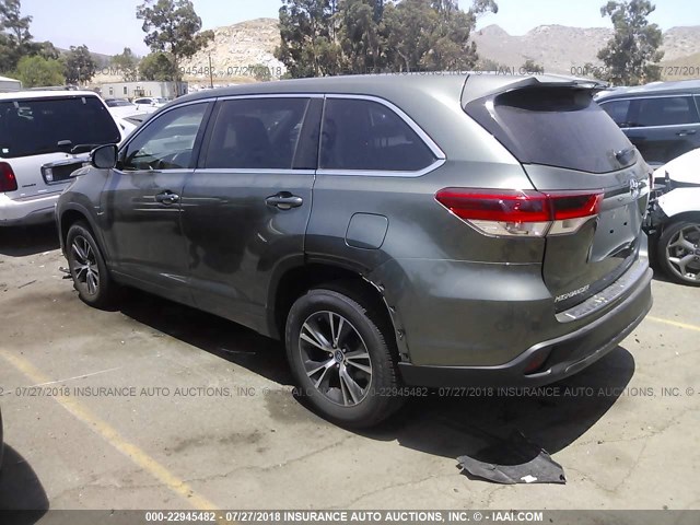 5TDZARFH4JS034575 - 2018 TOYOTA HIGHLANDER LE GREEN photo 3