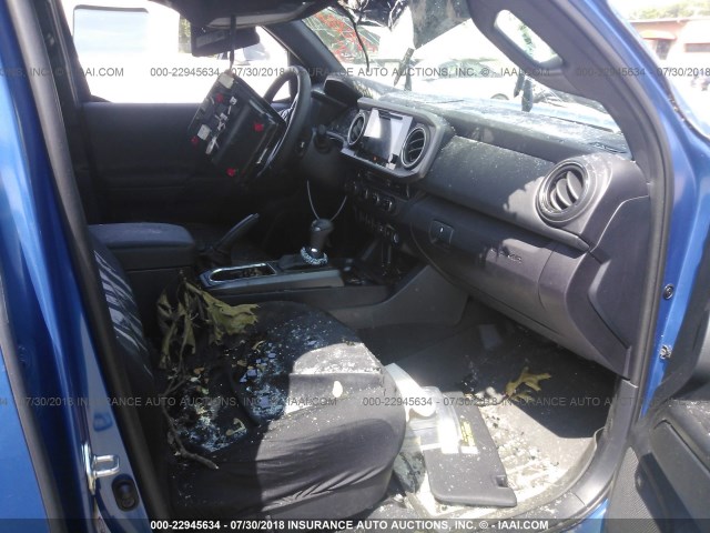 3TMCZ5AN3HM116795 - 2017 TOYOTA TACOMA DBL CAB/SR/TRDSPT/OR/PRO ლურჯი ფოტო 5