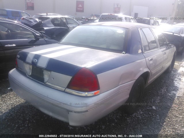 2FAFP73W42X150136 - 2002 FORD CROWN VICTORIA  BLUE photo 4