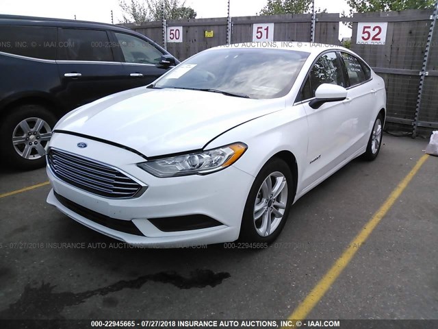 3FA6P0LU3JR140801 - 2018 FORD FUSION SE HYBRID WHITE photo 2