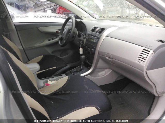 JTDBL40E89J033662 - 2009 TOYOTA COROLLA LE/XLE SILVER photo 5