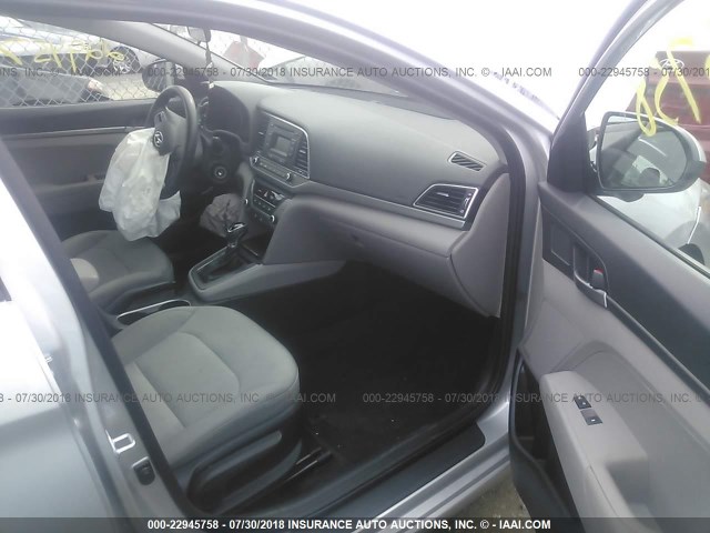 5NPD74LF7HH076446 - 2017 HYUNDAI ELANTRA SE SILVER photo 5