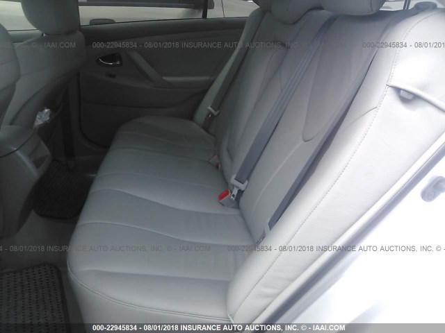 4T1BF3EK5AU080386 - 2010 TOYOTA CAMRY SE/LE/XLE ვერცხლისფერი ფოტო 8