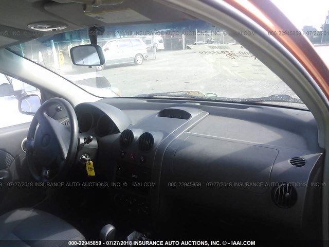 KL1TD66627B758749 - 2007 CHEVROLET AVEO LS ORANGE photo 5