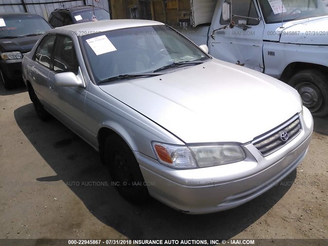4T1BG22KXYU701093 - 2000 TOYOTA CAMRY CE/LE/XLE 银色 照片 1
