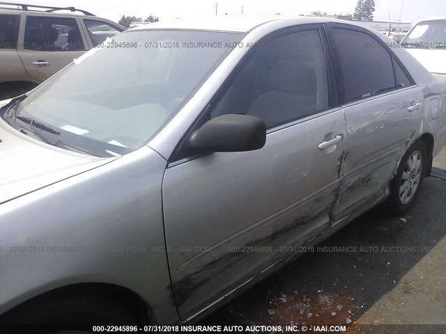 JTDBE30K620126668 - 2002 TOYOTA CAMRY LE/XLE/SE Gümüş foto 6