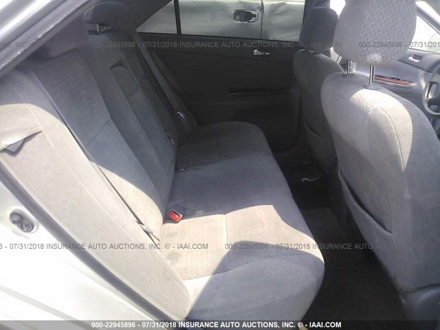 JTDBE30K620126668 - 2002 TOYOTA CAMRY LE/XLE/SE Gümüş foto 8