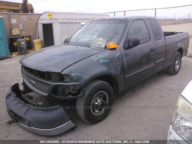 2FTRX17224CA73689 - 2004 FORD F-150 HERITAGE CLASSIC GRAY photo 2