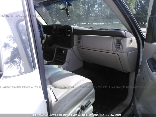 1GYEK63N13R224771 - 2003 CADILLAC ESCALADE LUXURY Weiß Foto 5