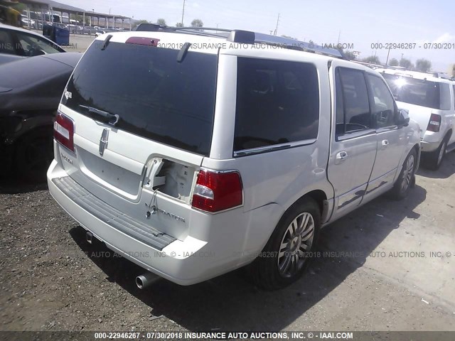 5LMFU28518LJ16000 - 2008 LINCOLN NAVIGATOR WHITE photo 4