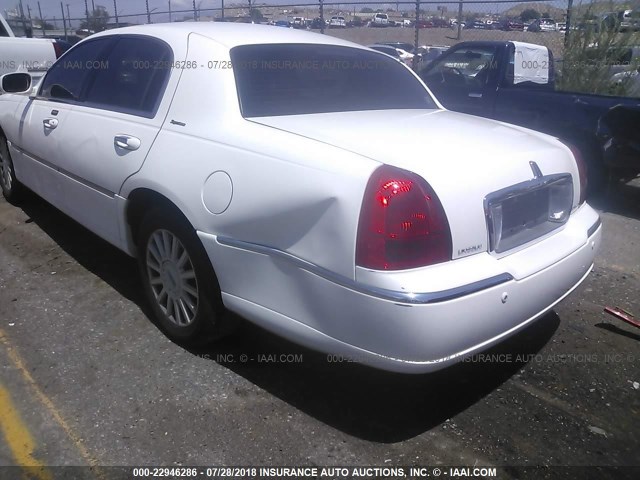 1LNHM81W25Y663499 - 2005 LINCOLN TOWN CAR SIGNATURE WHITE photo 6