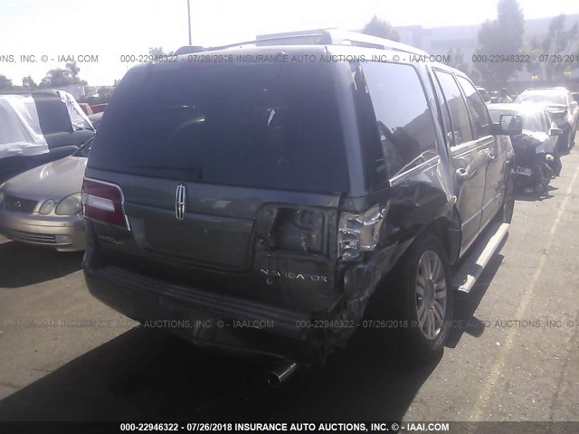 5LMJJ2H51DEL00712 - 2013 LINCOLN NAVIGATOR GRAY photo 4