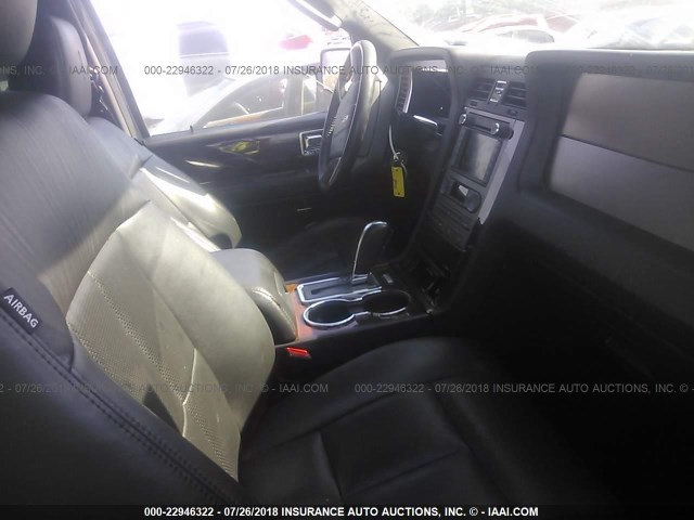 5LMJJ2H51DEL00712 - 2013 LINCOLN NAVIGATOR GRAY photo 5