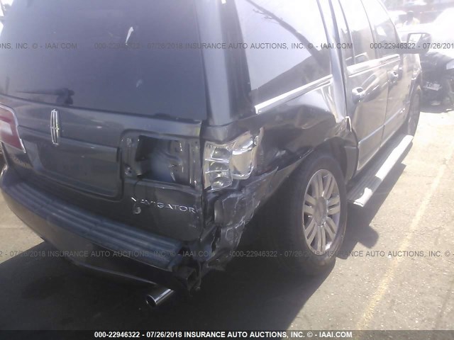 5LMJJ2H51DEL00712 - 2013 LINCOLN NAVIGATOR GRAY photo 6
