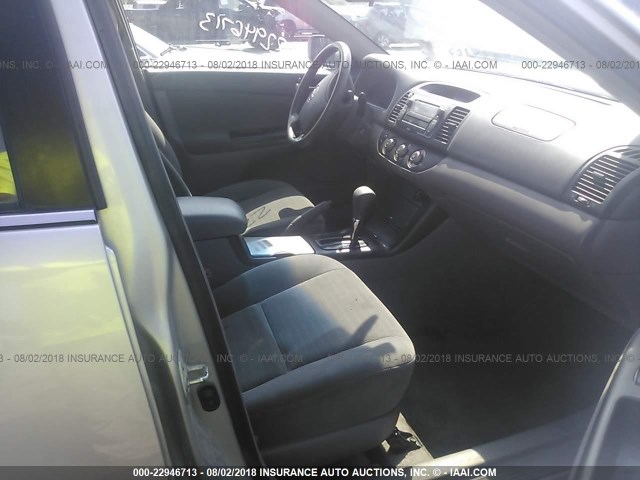 4T1BE32K06U125992 - 2006 TOYOTA CAMRY LE/XLE/SE 银色 照片 5