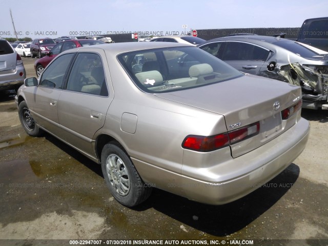 JT2BG22K7W0202995 - 1998 TOYOTA CAMRY CE/LE/XLE 金色 照片 3