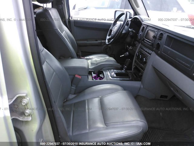 1J8HG48N26C317879 - 2006 JEEP COMMANDER ვერცხლისფერი ფოტო 5