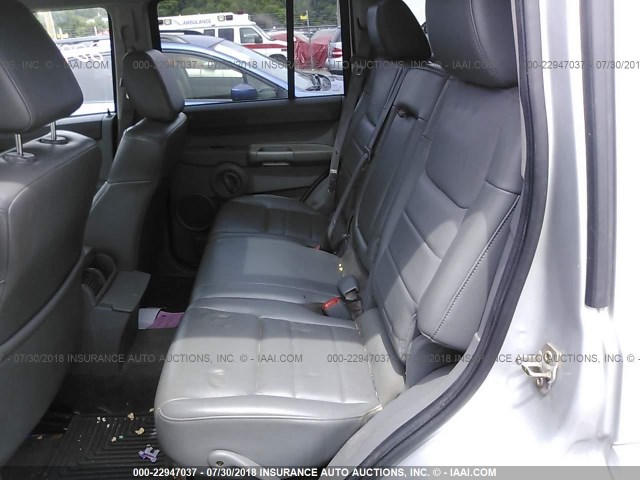 1J8HG48N26C317879 - 2006 JEEP COMMANDER ვერცხლისფერი ფოტო 8