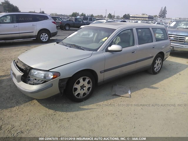 YV1SW58D112113886 - 2001 VOLVO V70 2.4T SILVER photo 2