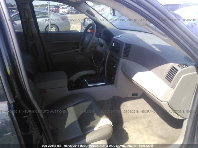 1J4GS48K05C633720 - 2005 JEEP GRAND CHEROKEE LAREDO/COLUMBIA/FREEDOM 黑色 照片 5