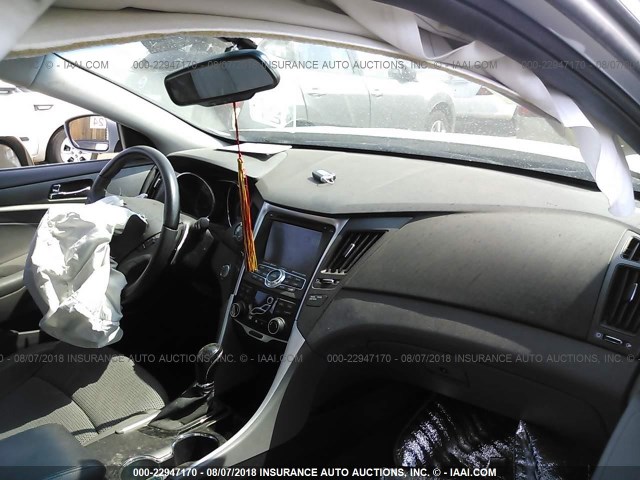 5NPEC4AB7CH420639 - 2012 HYUNDAI SONATA SE/LIMITED SILVER photo 5