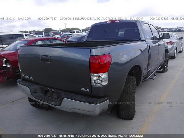 5TFBV54198X040252 - 2008 TOYOTA TUNDRA DOUBLE CAB/DOUBLE CAB SR5 GRAY photo 4