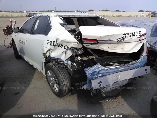 4T1BF1FKXEU732556 - 2014 TOYOTA CAMRY L/SE/LE/XLE თეთრი ფოტო 3