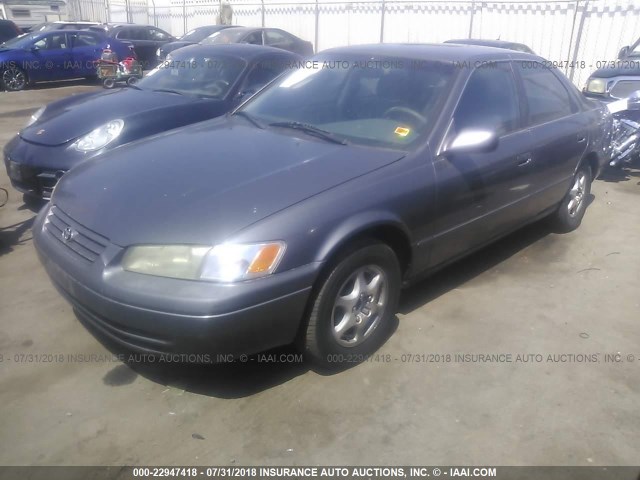 4T1BG22K5VU075965 - 1997 TOYOTA CAMRY CE/LE/XLE 灰色 照片 2