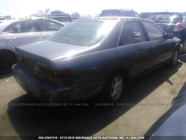 4T1BG22K5VU075965 - 1997 TOYOTA CAMRY CE/LE/XLE 灰色 照片 4