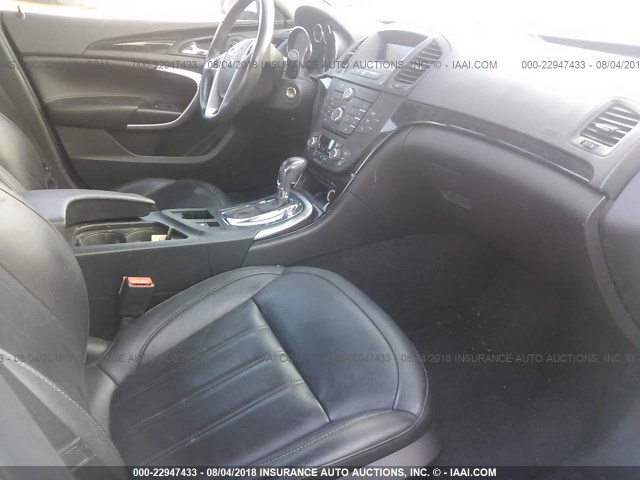 2G4GR5EKXC9113620 - 2012 BUICK REGAL WHITE photo 5