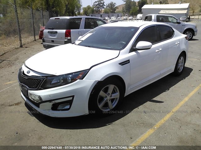 5XXGM4A74FG381039 - 2015 KIA OPTIMA LX WHITE photo 2