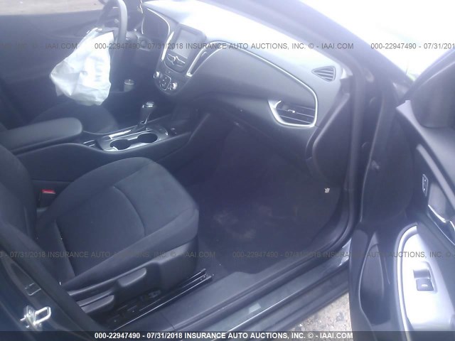 1G1ZB5ST4HF193583 - 2017 CHEVROLET MALIBU LS Boz foto 5