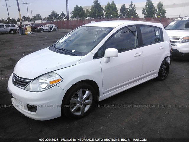 3N1BC1CP4BL517809 - 2011 NISSAN VERSA S/SL WHITE photo 2