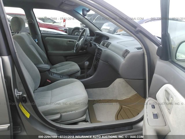 4T1BF28K8XU081580 - 1999 TOYOTA CAMRY LE/XLE GRAY photo 5