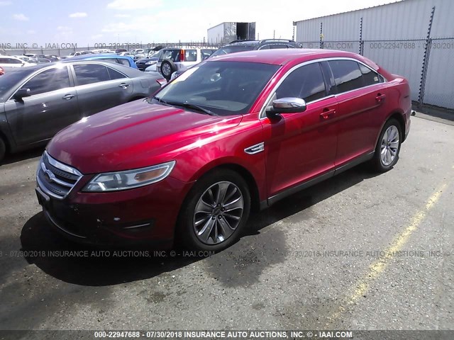 1FAHP2FW4AG143098 - 2010 FORD TAURUS LIMITED RED photo 2