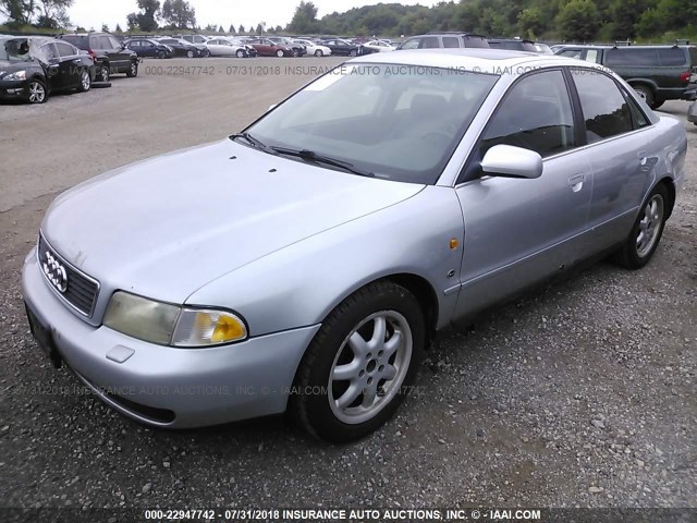 WAUED68D4WA001933 - 1998 AUDI A4 2.8 QUATTRO SILVER photo 2