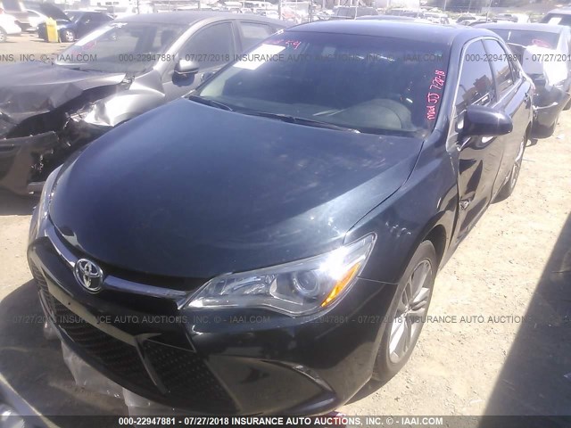 4T1BF1FK4FU495922 - 2015 TOYOTA CAMRY LE/XLE/SE/XSE 蓝色 照片 2