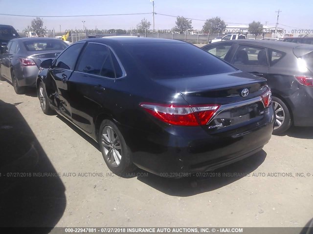 4T1BF1FK4FU495922 - 2015 TOYOTA CAMRY LE/XLE/SE/XSE 蓝色 照片 3