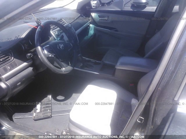 4T1BF1FK4FU495922 - 2015 TOYOTA CAMRY LE/XLE/SE/XSE 蓝色 照片 5