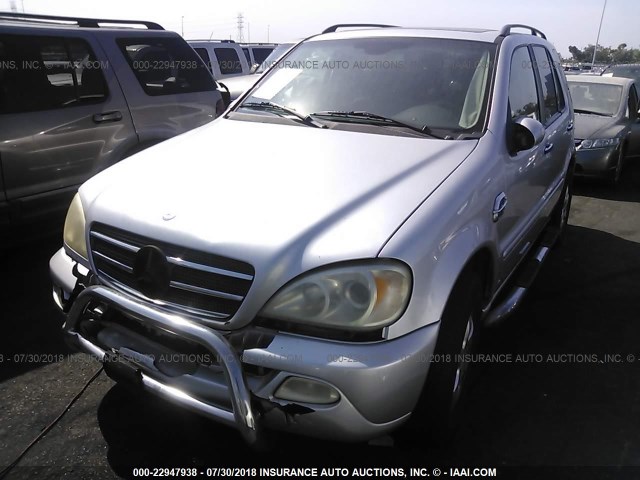 4JGAB75E12A324238 - 2002 MERCEDES-BENZ ML 500 SILVER photo 2