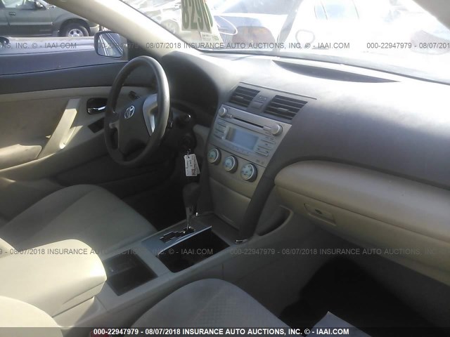 4T1BE46K29U830605 - 2009 TOYOTA CAMRY SE/LE/XLE ოქროსფერი ფოტო 5