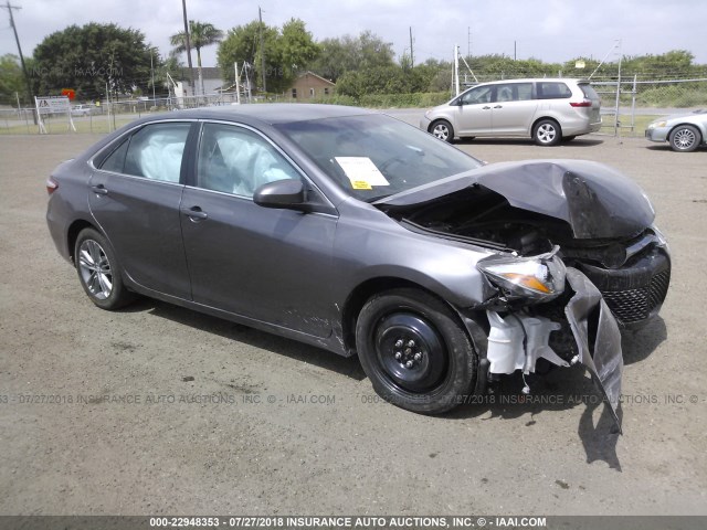 4T1BF1FK8GU581252 - 2016 TOYOTA CAMRY LE/XLE/SE/XSE GRAY photo 1