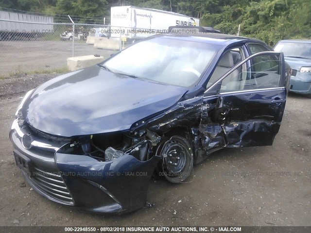 4T1BF1FK7GU607095 - 2016 TOYOTA CAMRY LE/XLE/SE/XSE BLUE photo 2