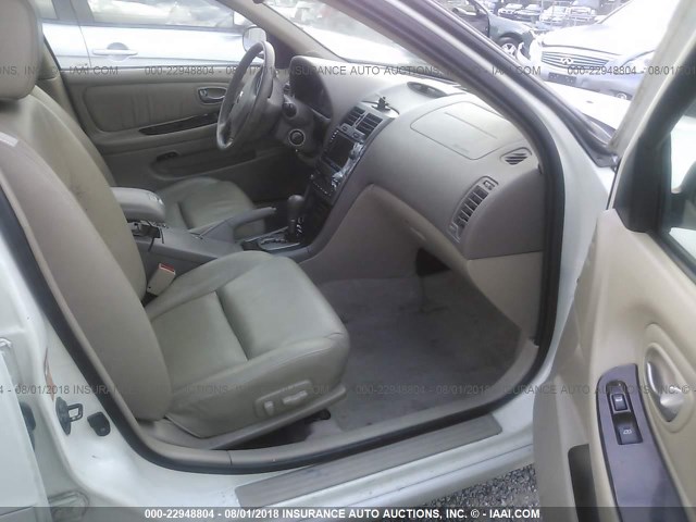 JN1DA31A73T412431 - 2003 NISSAN MAXIMA GLE/SE WHITE photo 5