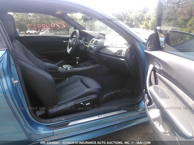 WBS1H9C52HV886922 - 2017 BMW M2 BLUE photo 5