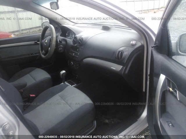 KL1TD66E69B321167 - 2009 CHEVROLET AVEO LS/LT SILVER photo 5