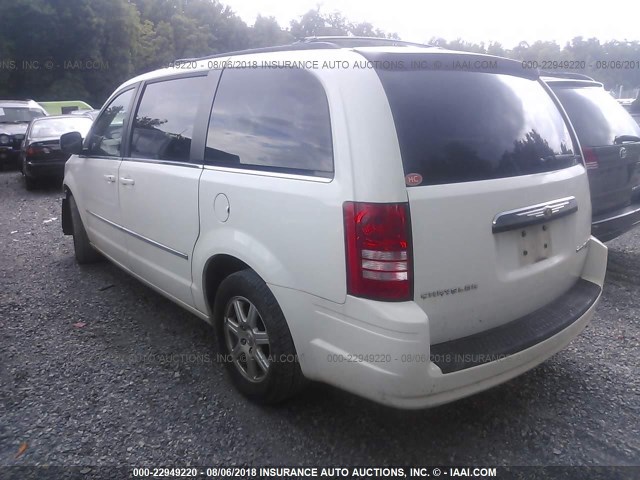2A4RR5D16AR306943 - 2010 CHRYSLER TOWN & COUNTRY TOURING WHITE photo 3